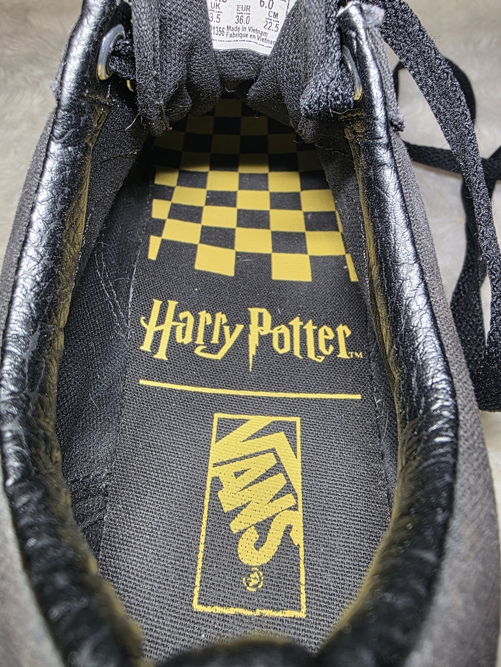 Vans x Harry Potter Old Skool "Golden Snitch" Sneakers - Women's 6 NWOT - Picture 13 of 14